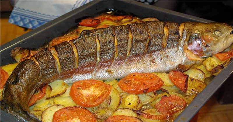 приготовить рыбу с овощами в духовке